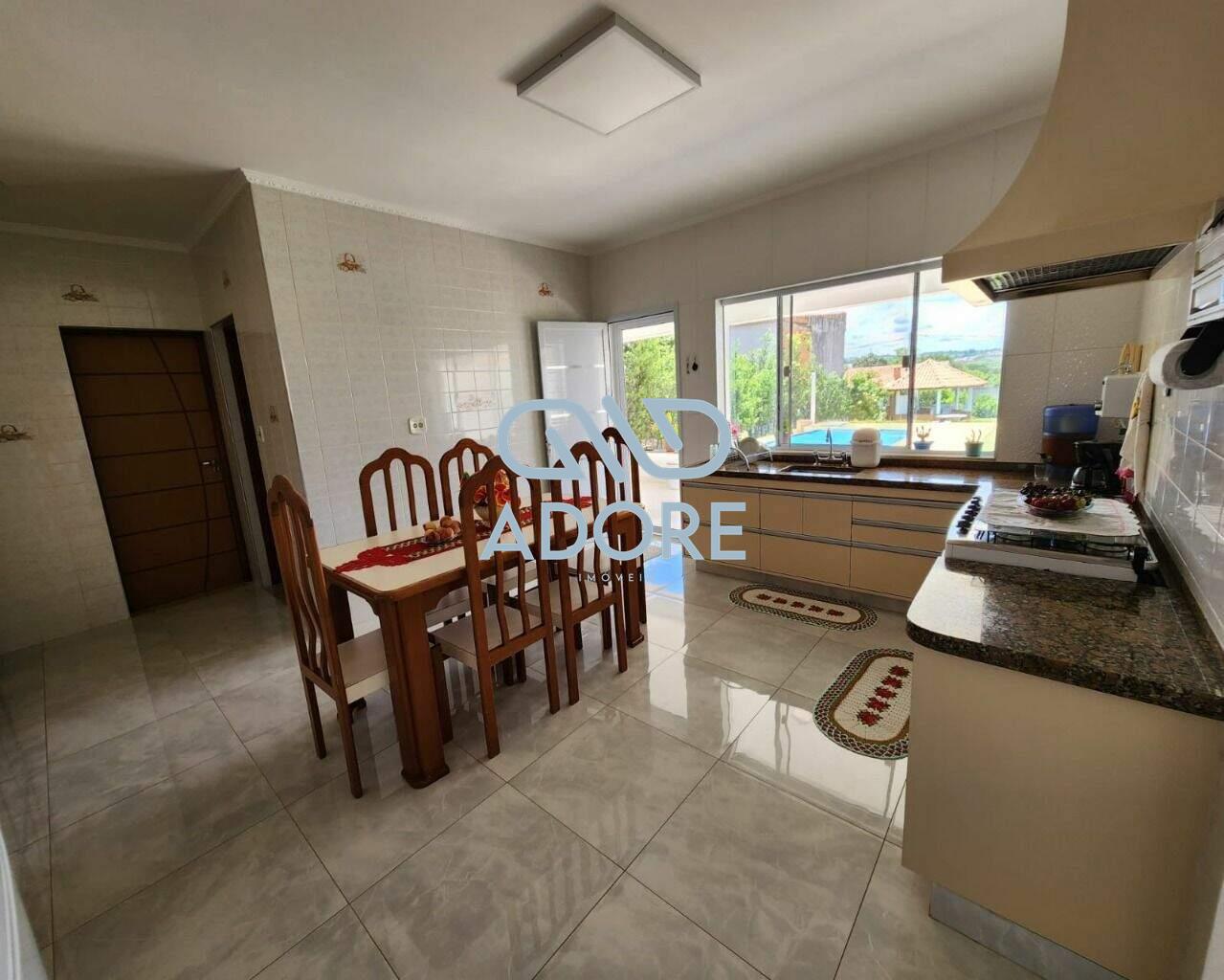 Casa de Condomínio à venda no Jardim das Nações: 