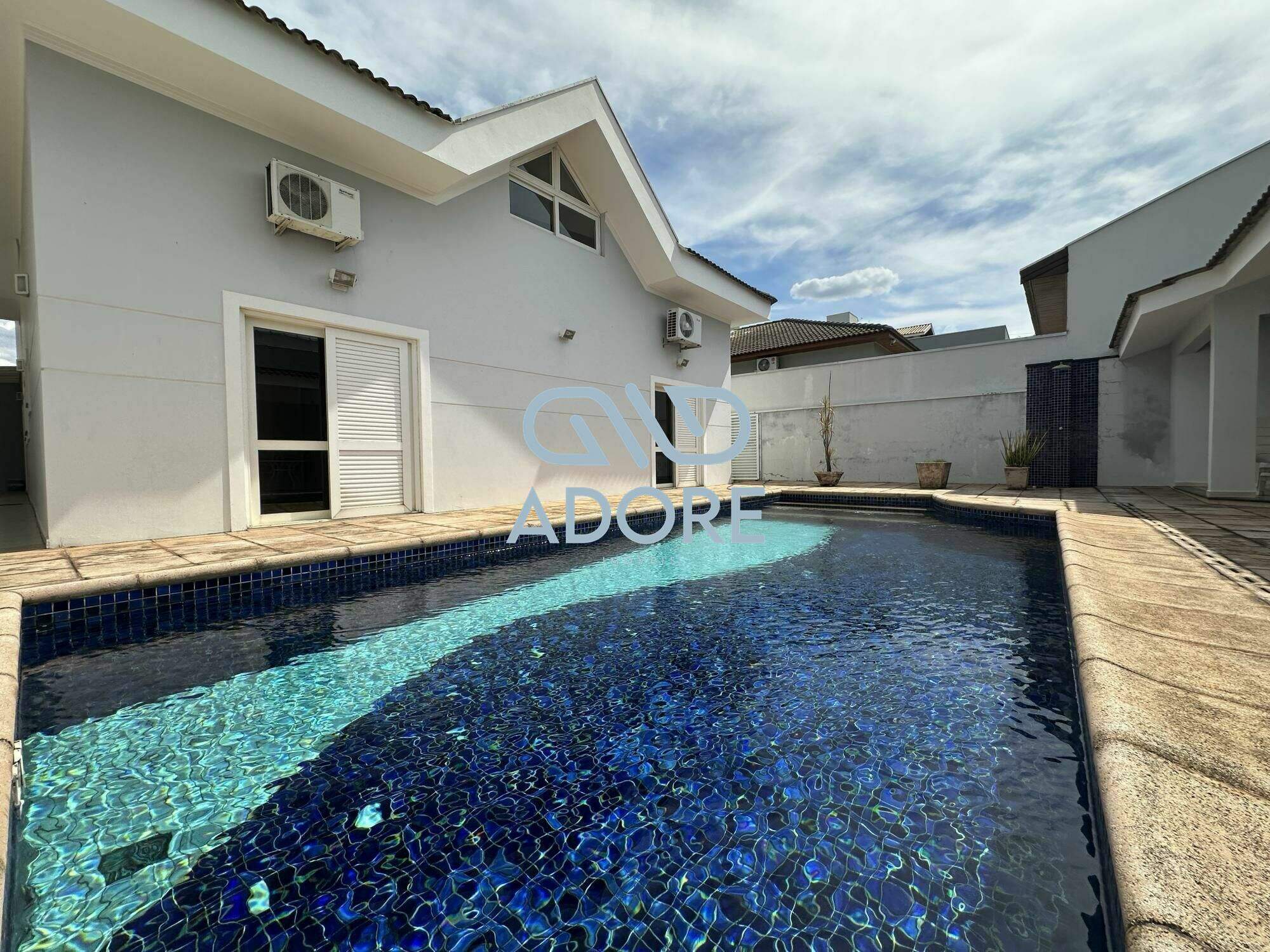 Casa de Condomínio à venda no Condomínio Theodora : 