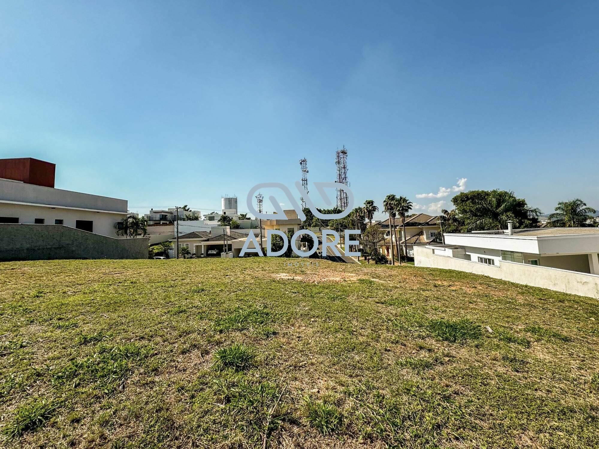 Terreno à venda no Condomínio Theodora : 