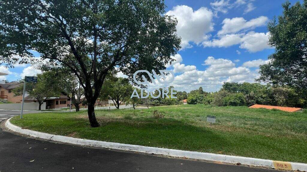 Terreno à venda no Parque Village Castelo: 