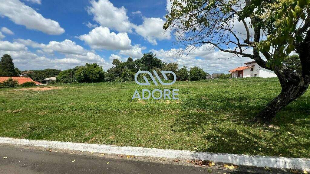 Terreno à venda no Parque Village Castelo: 