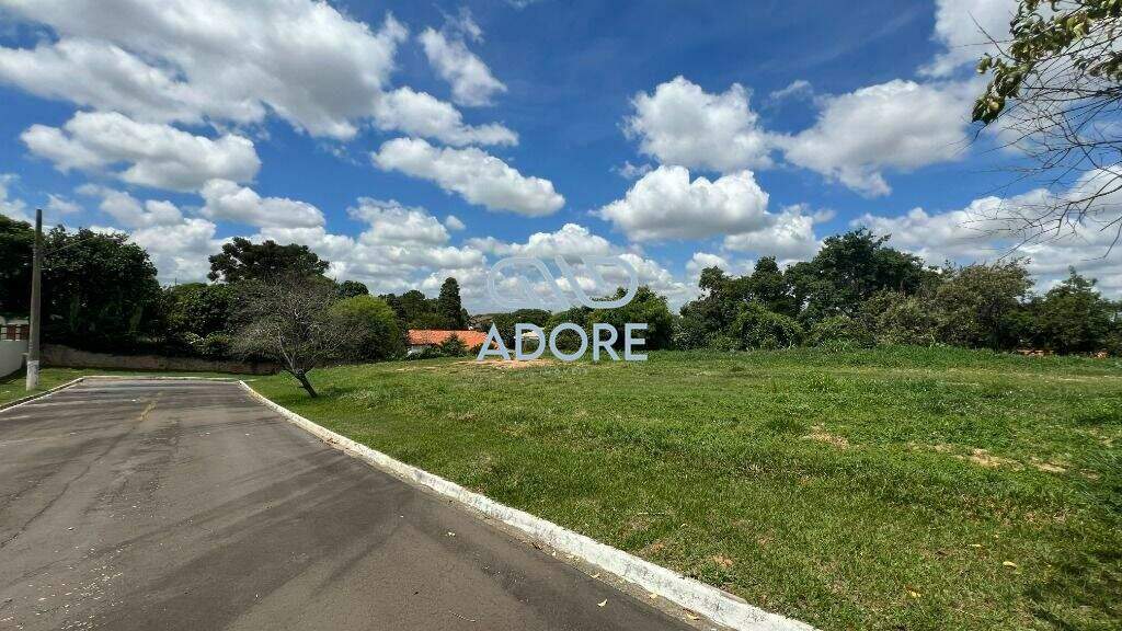 Terreno à venda no Parque Village Castelo: 