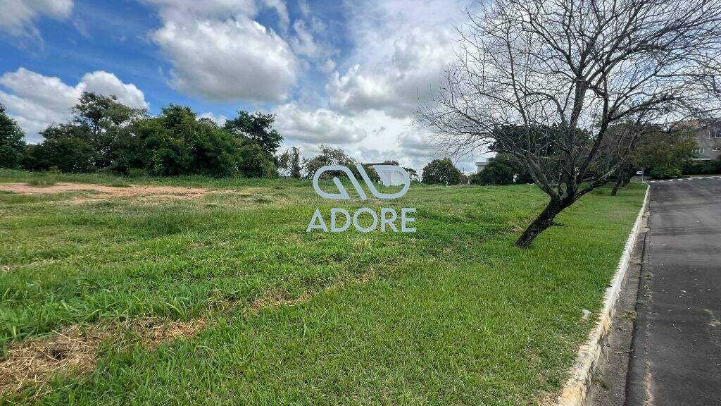 Terreno à venda no Parque Village Castelo: 