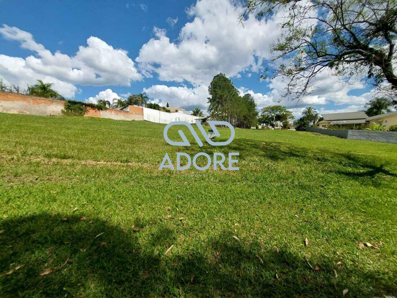 Terreno à venda no Parque Village Castelo: 