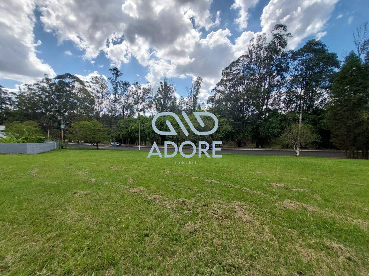 Terreno à venda no Parque Village Castelo: 