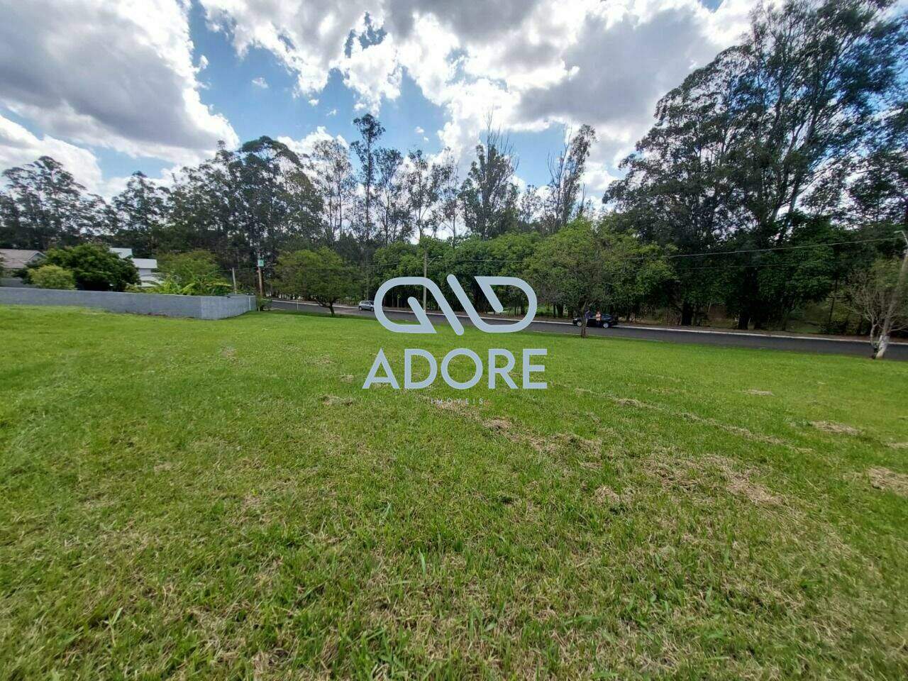 Terreno à venda no Parque Village Castelo: 