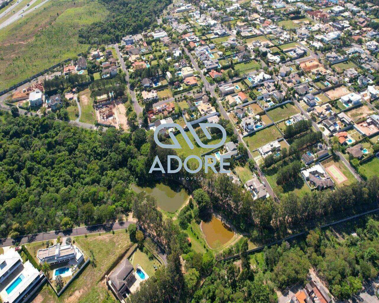 Terreno à venda no Parque Village Castelo: 