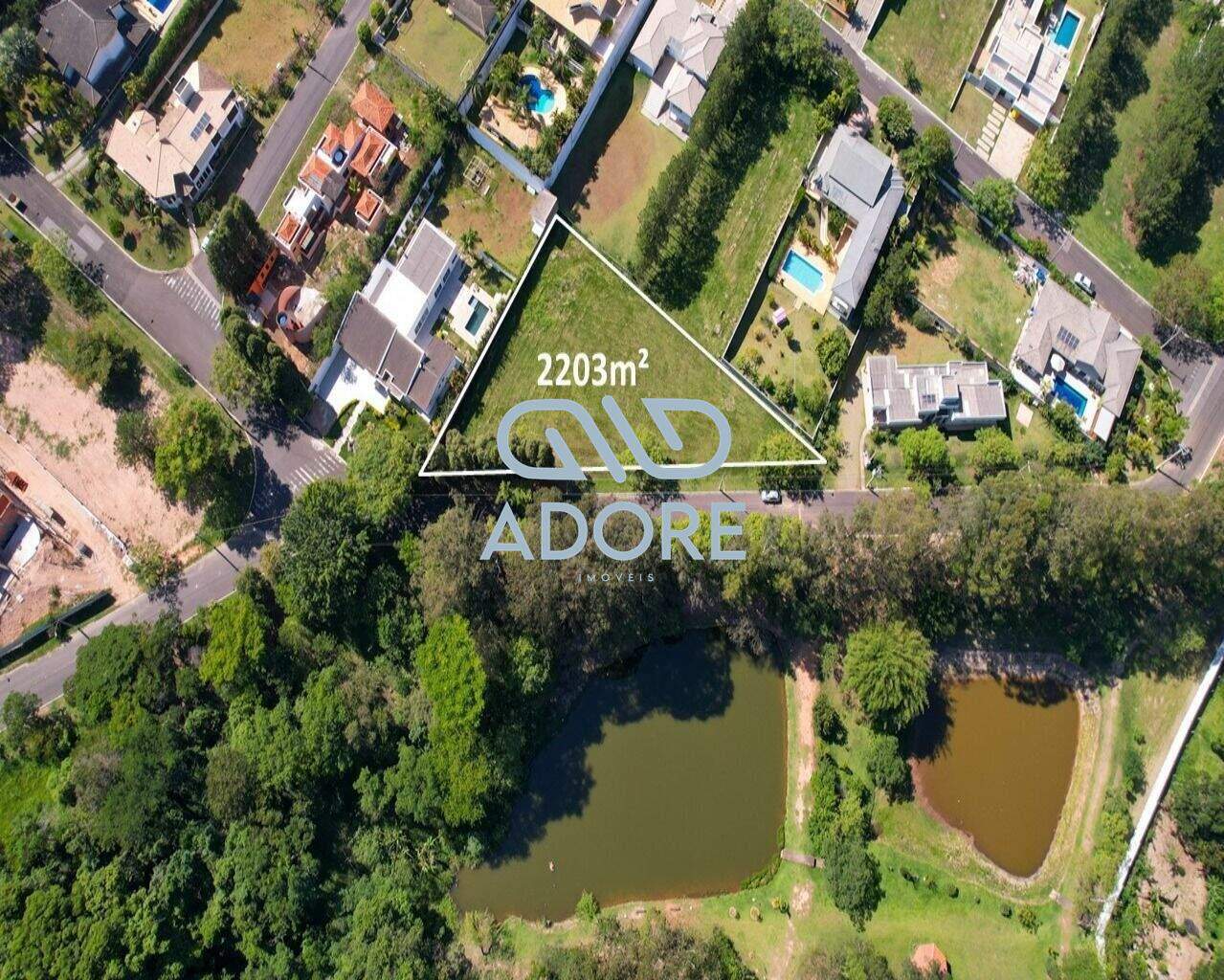 Terreno à venda no Parque Village Castelo: 