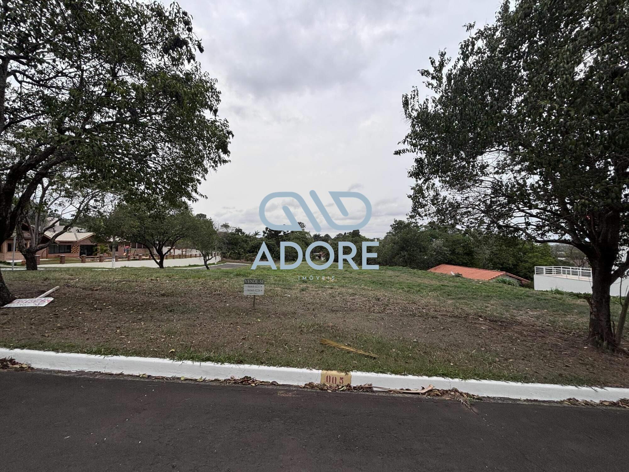 Terreno à venda no Parque Village Castelo: 