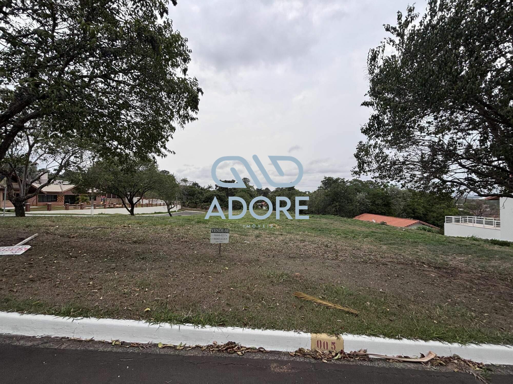 Terreno à venda no Parque Village Castelo: 