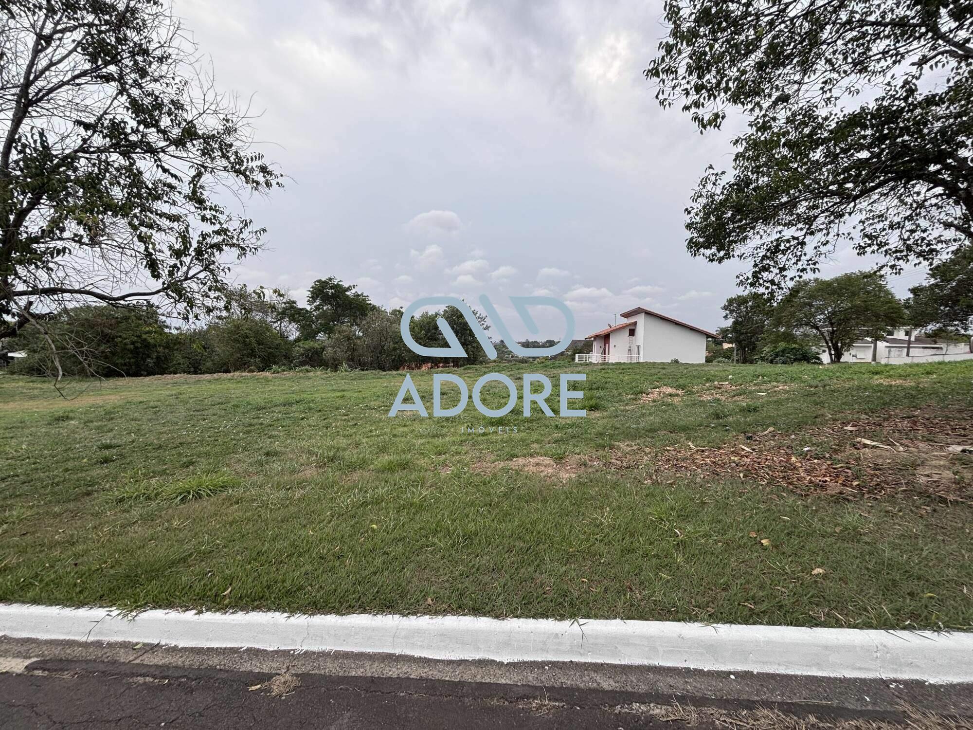 Terreno à venda no Parque Village Castelo: 