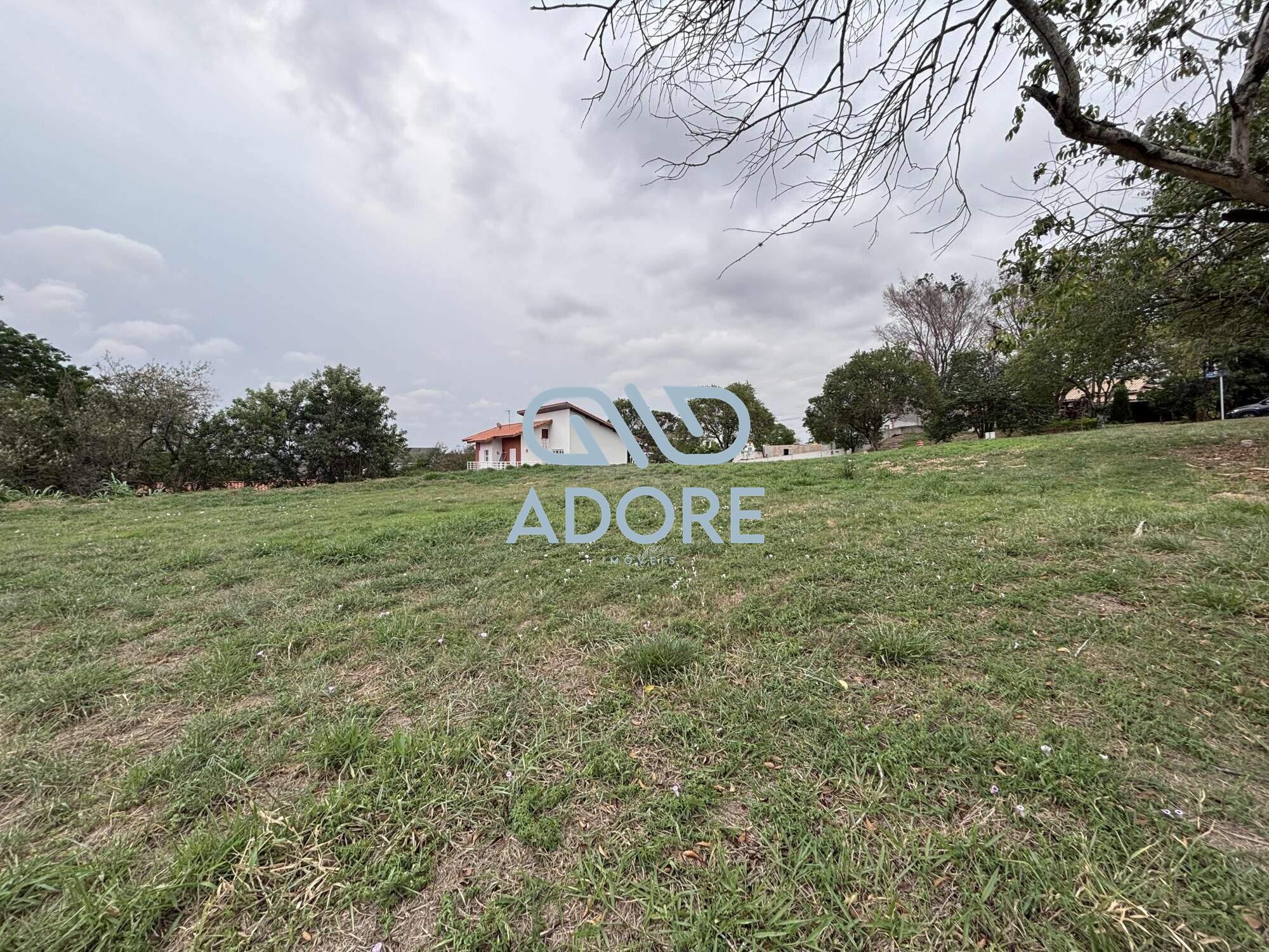 Terreno à venda no Parque Village Castelo: 