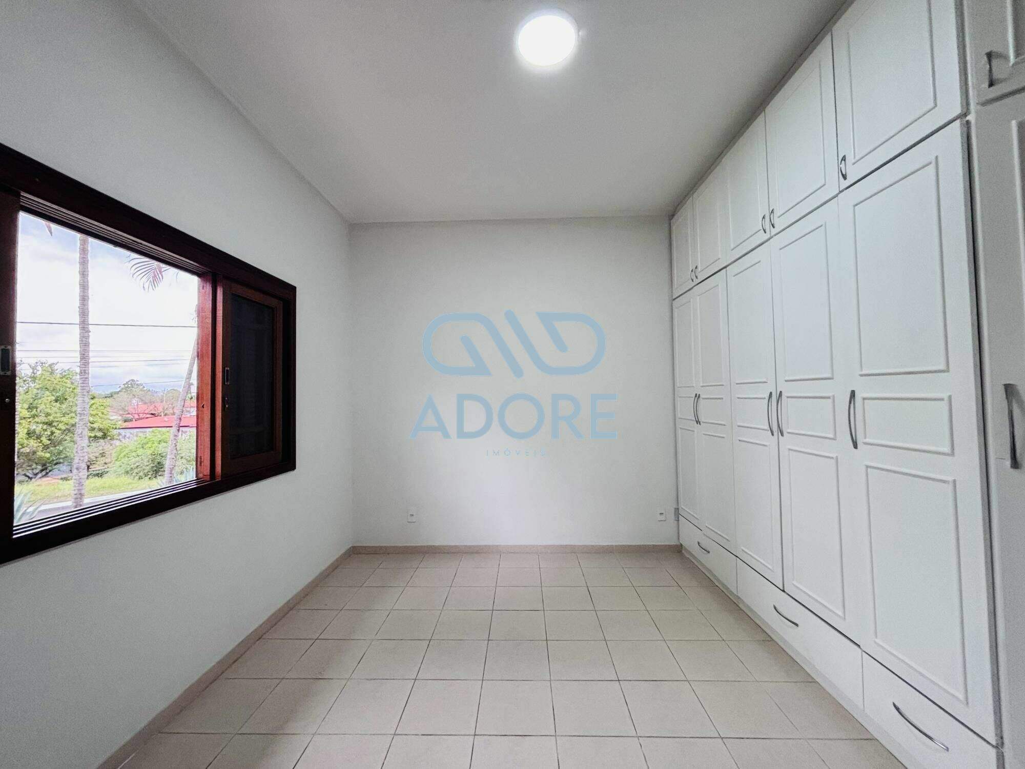 Casa de Condomínio à venda no Parque Village Castelo: 