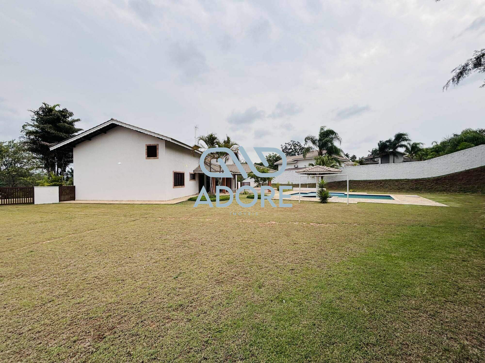 Casa de Condomínio à venda no Parque Village Castelo: 