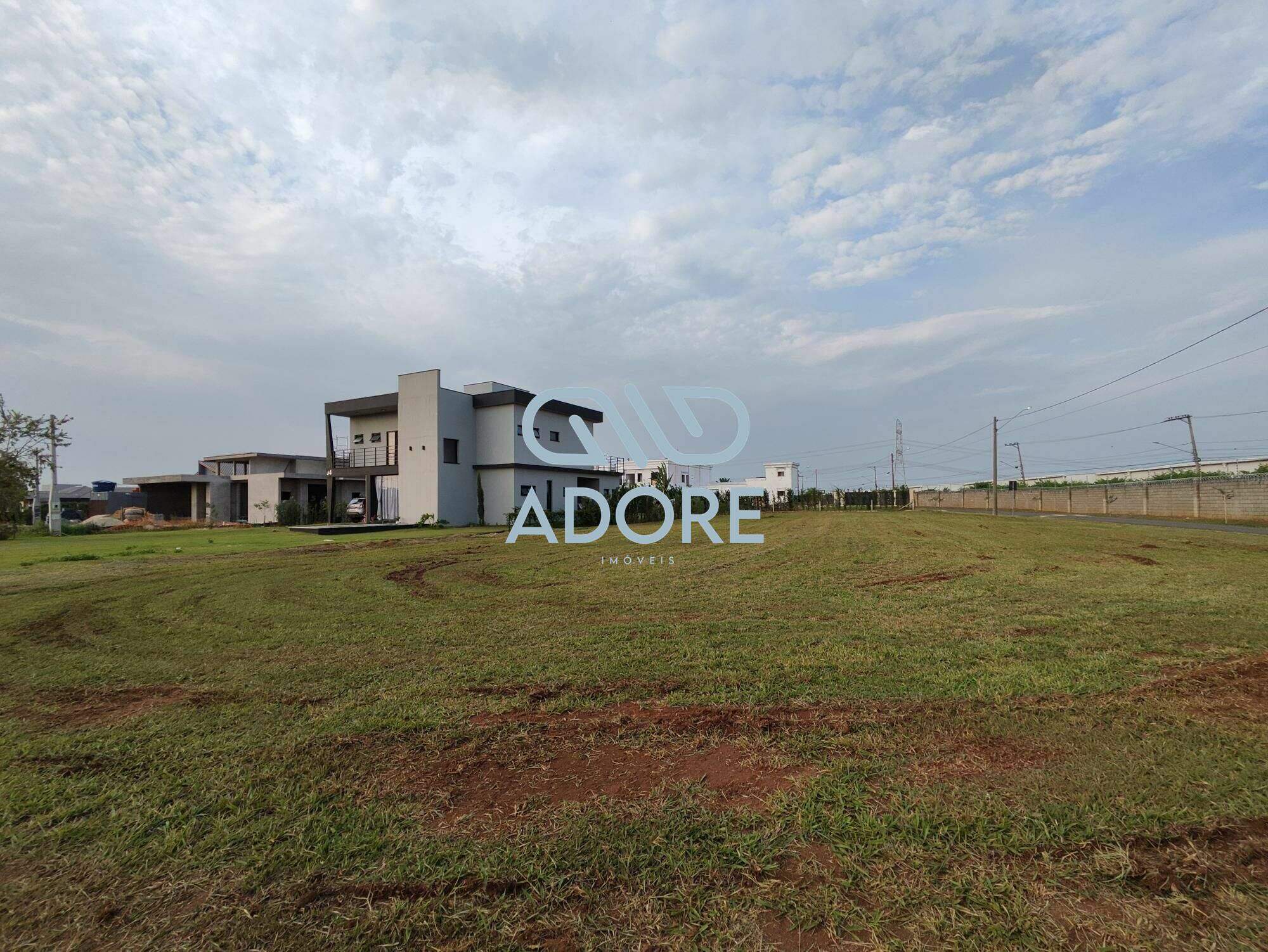 Terreno à venda no Condomínio Primavera : 