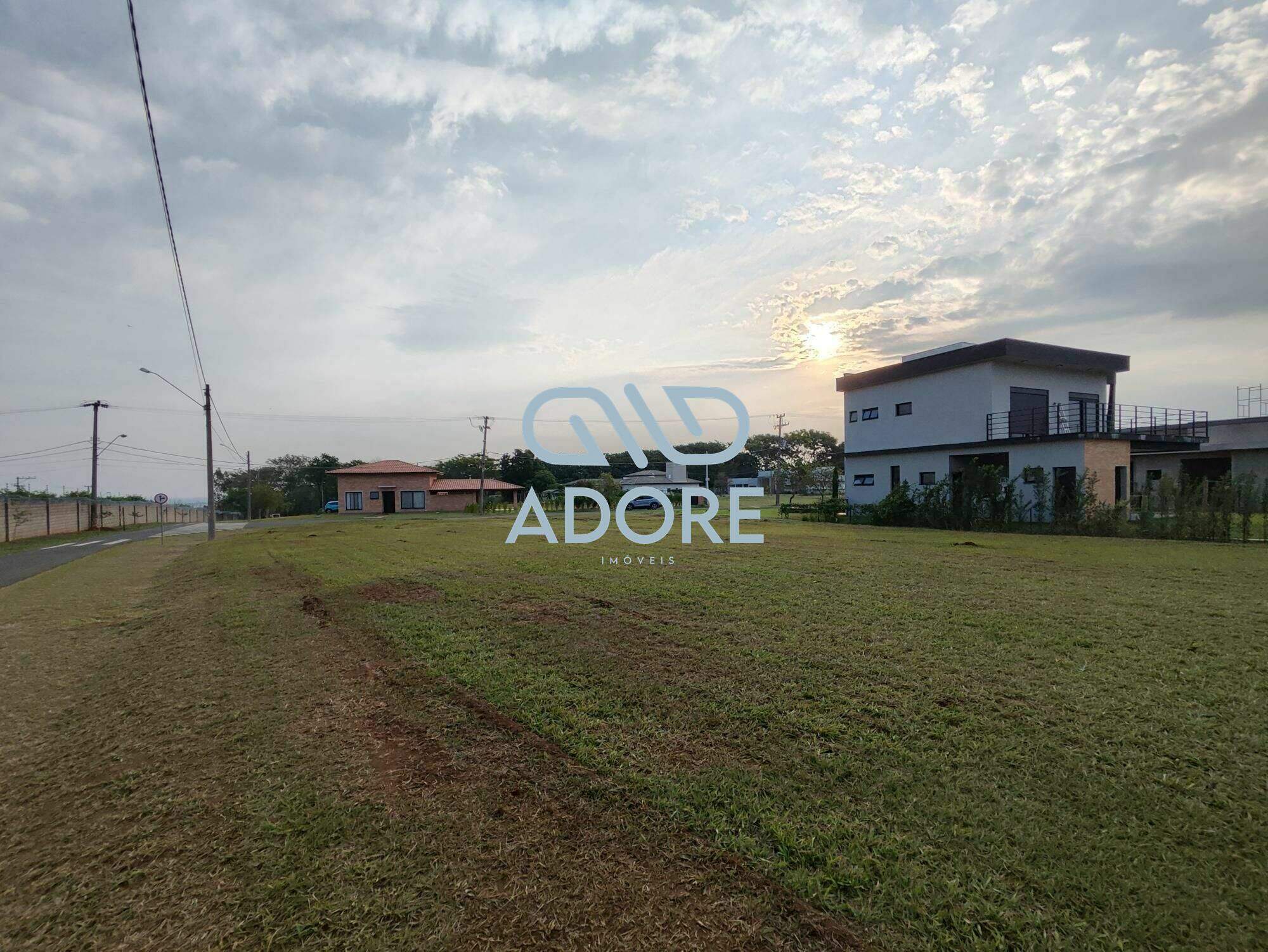 Terreno à venda no Condomínio Primavera : 