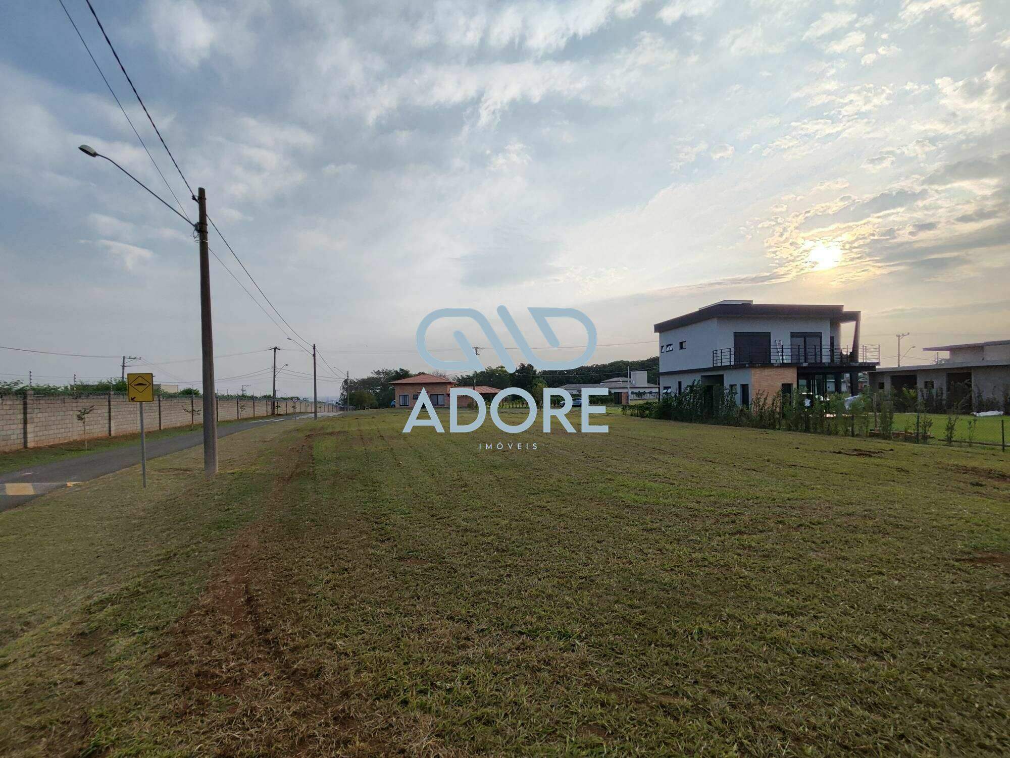 Terreno à venda no Condomínio Primavera : 