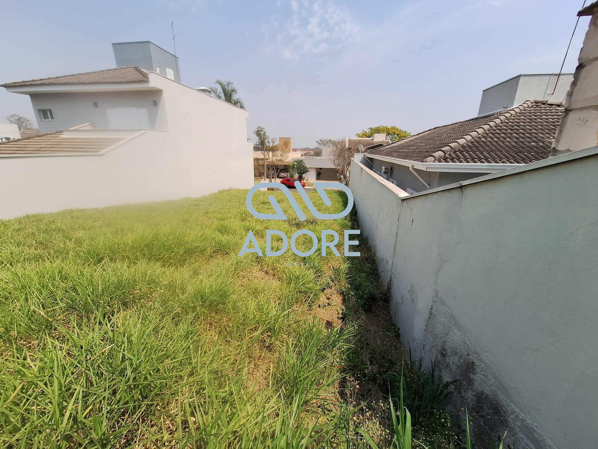 Terreno à venda no Parque do Varvito: 