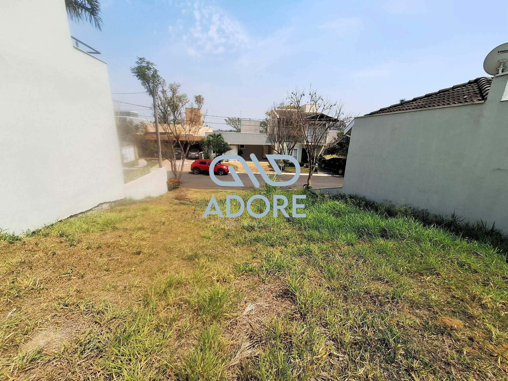 Terreno à venda no Parque do Varvito: 