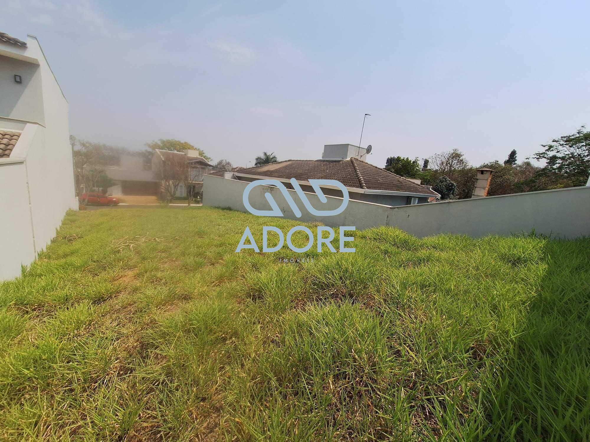 Terreno à venda no Parque do Varvito: 