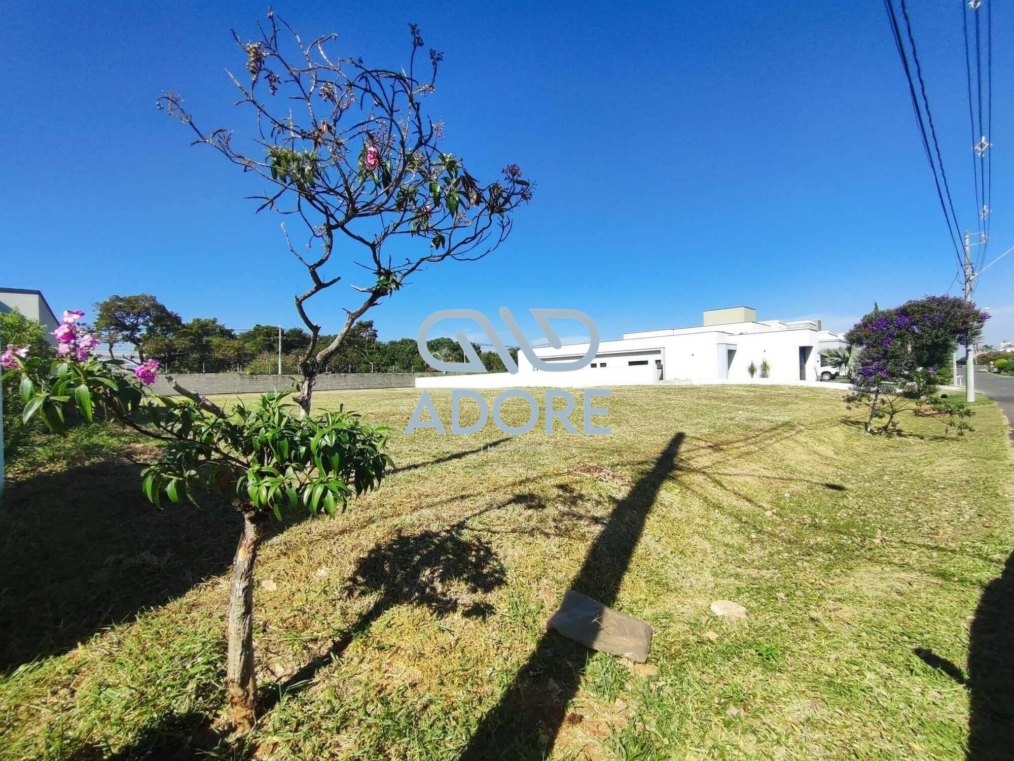 Terreno à venda no Condomínio Xapada Parque Ytu: 