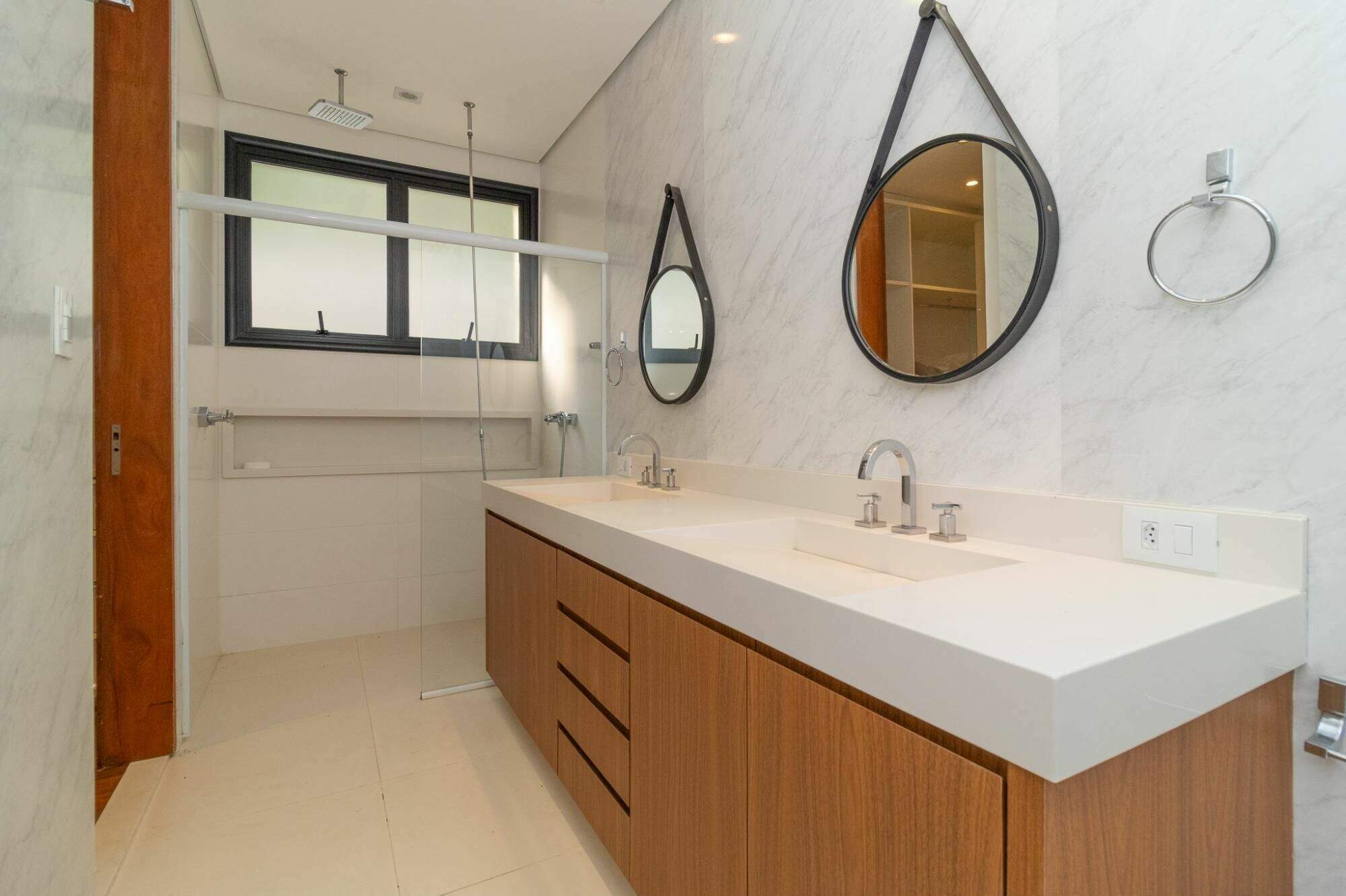 Casa de Condomínio à venda no Condomínio Plaza Athénée: 