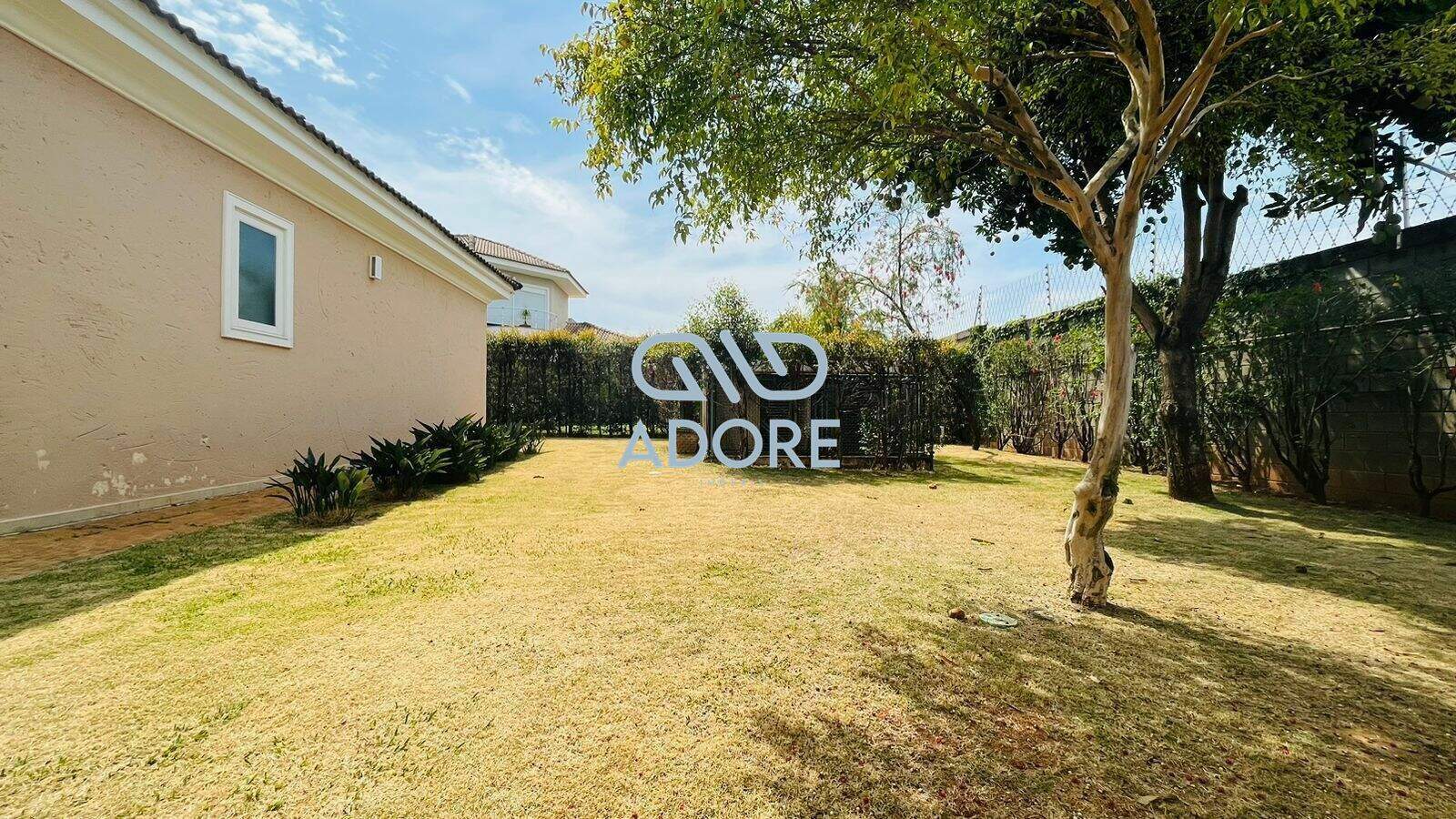 Casa de Condomínio à venda no Condomínio Plaza Athénée: 