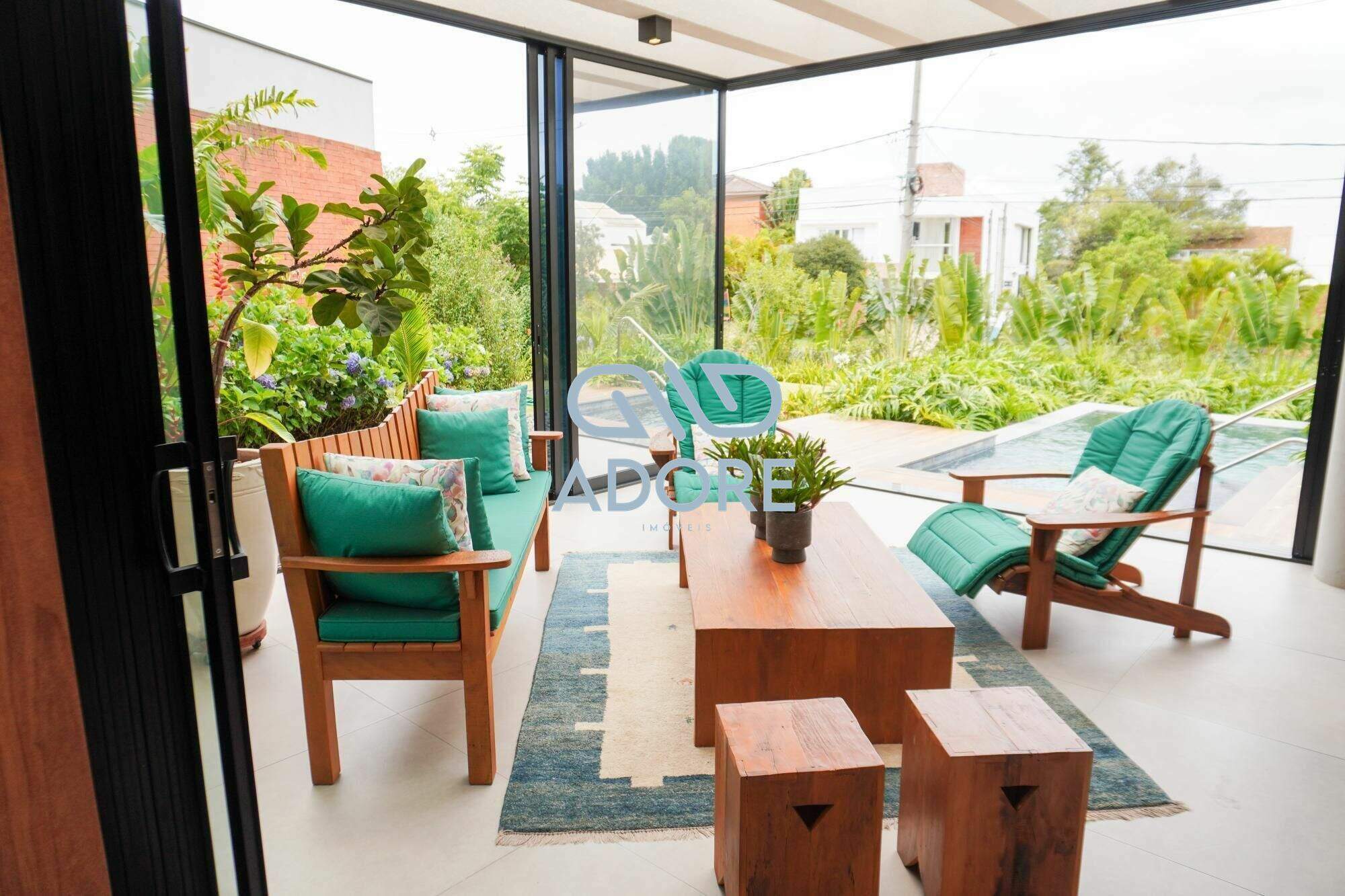 Casa de Condomínio à venda no Jardim Disneylandia: 