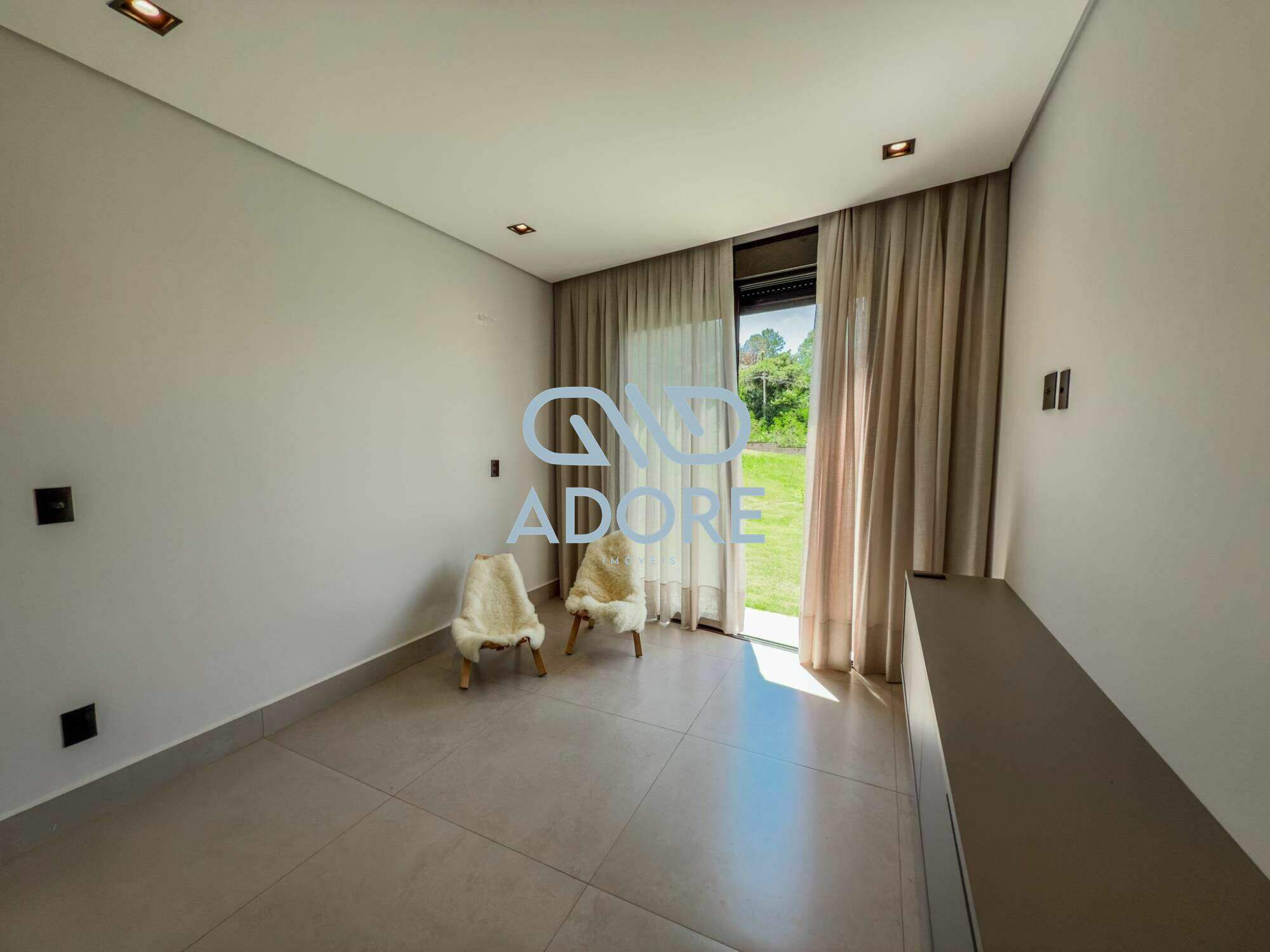 Casa de Condomínio à venda no Pinheirinho: 