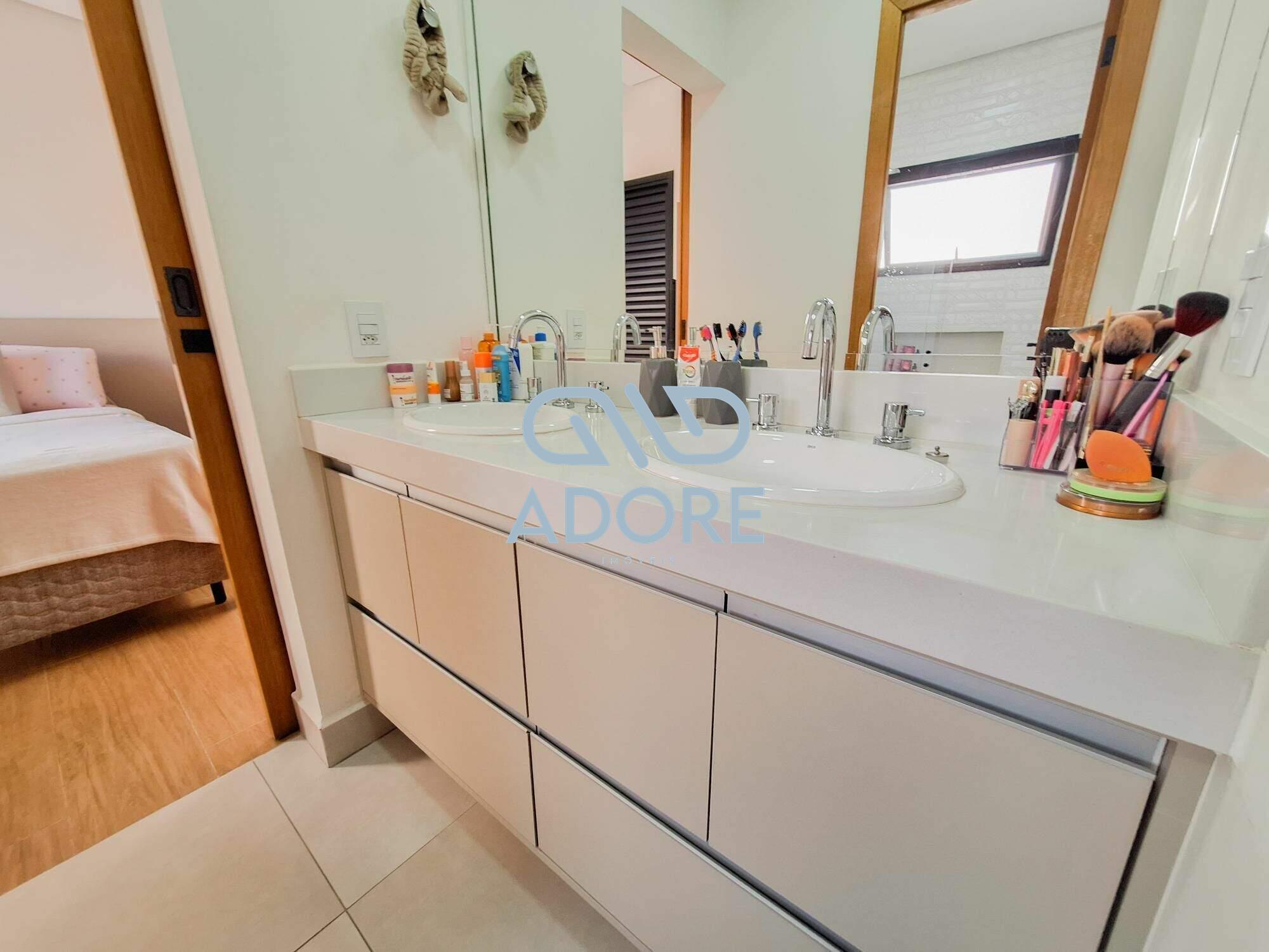 Casa de Condomínio à venda no Condomínio Village Moutonnée: 