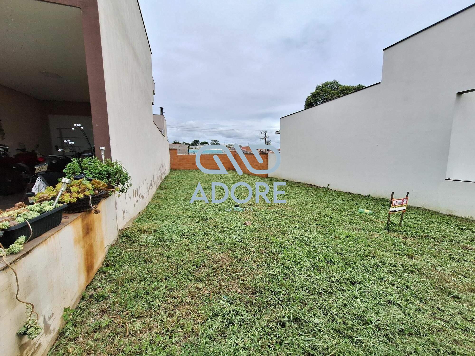 Terreno à venda no Condomínio Village Moutonnée: 