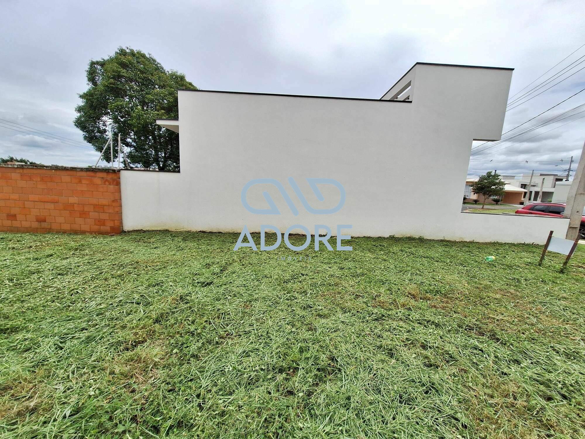 Terreno à venda no Condomínio Village Moutonnée: 