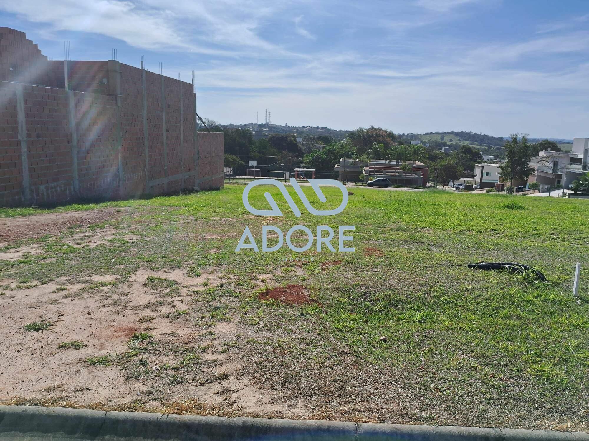 Terreno à venda no Residencial Vila dos Manacás: 