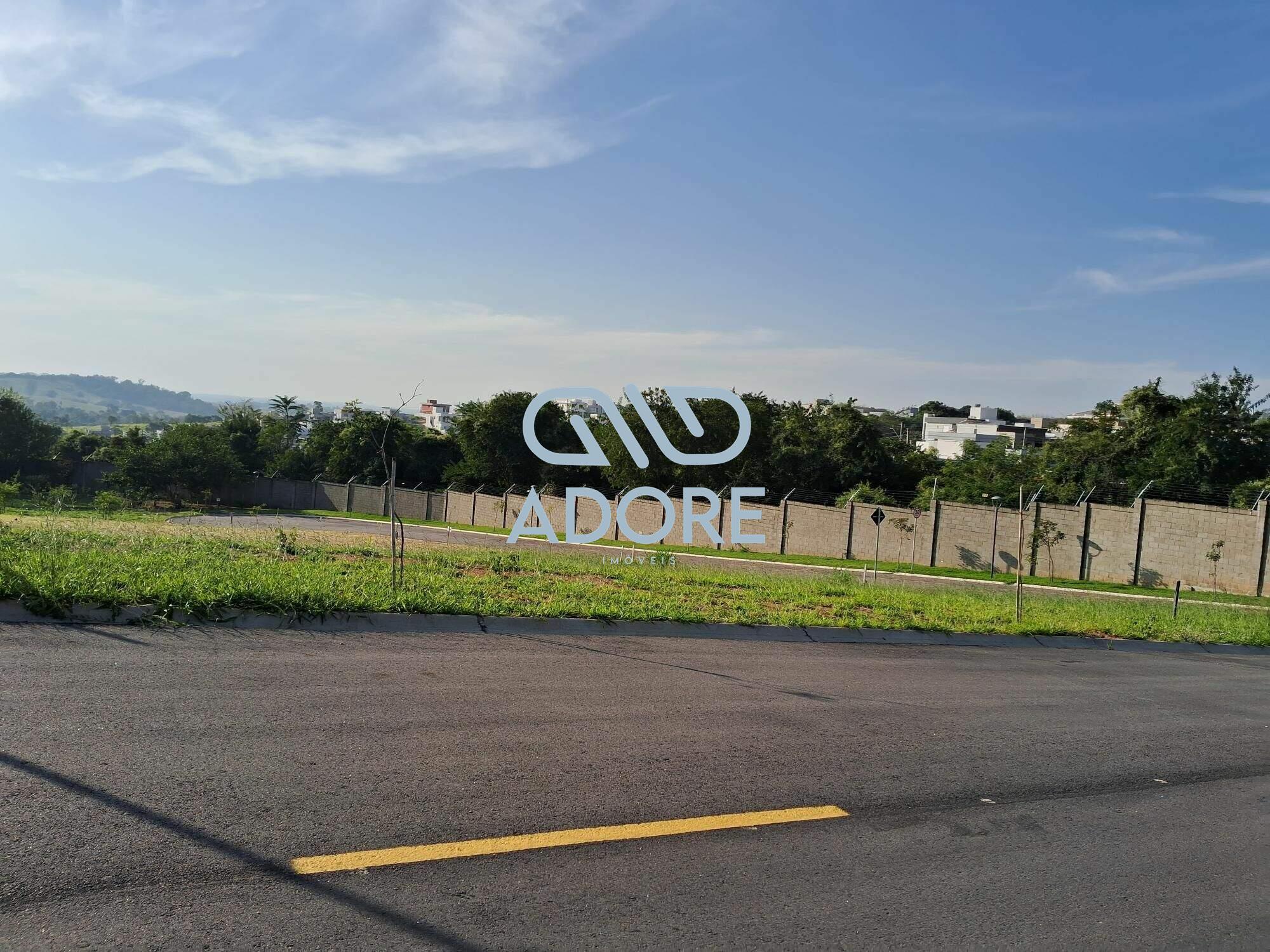 Terreno à venda no Residencial Vila dos Manacás: 