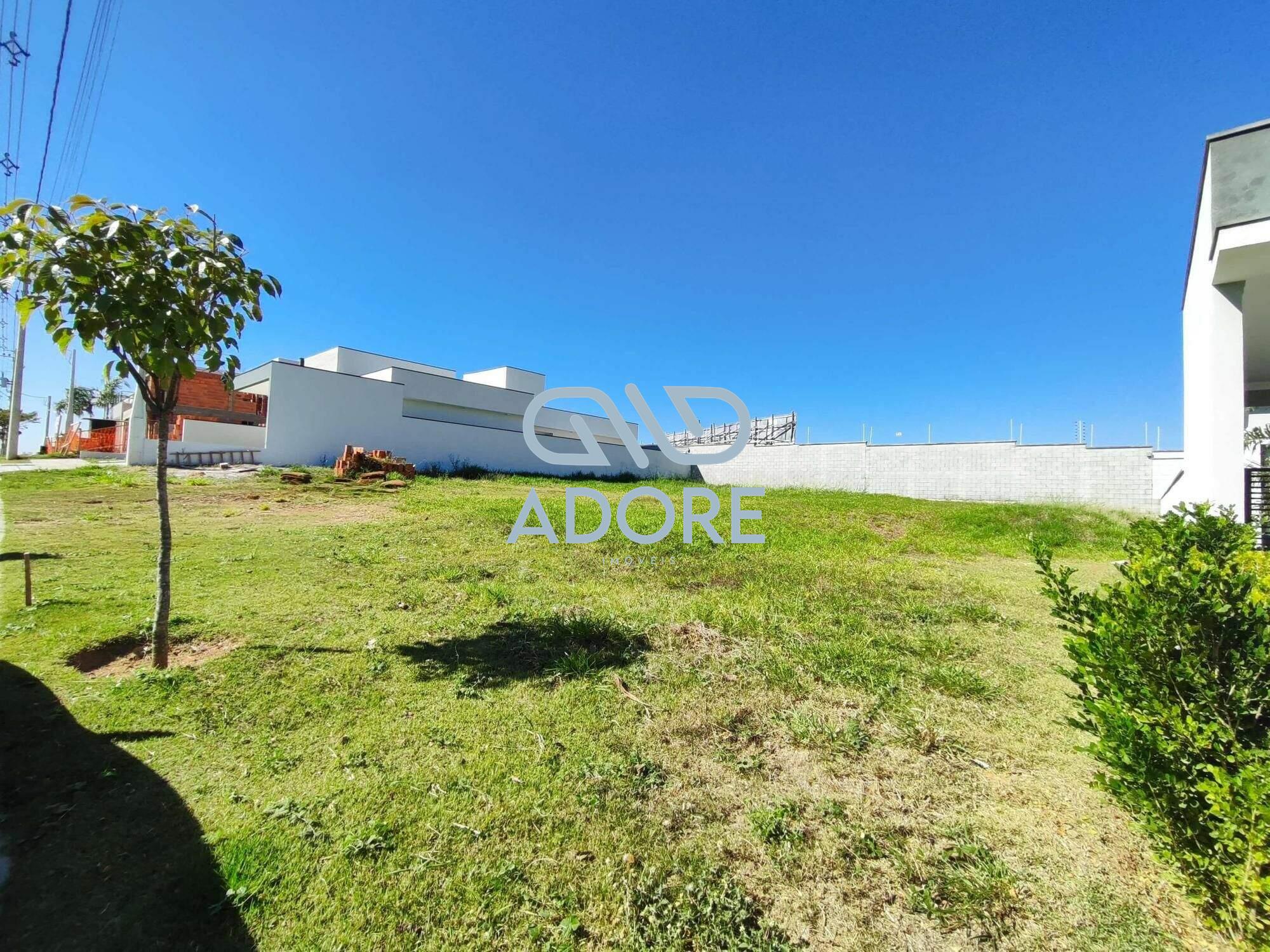 Terreno à venda no Condomínio Saint Paul: 