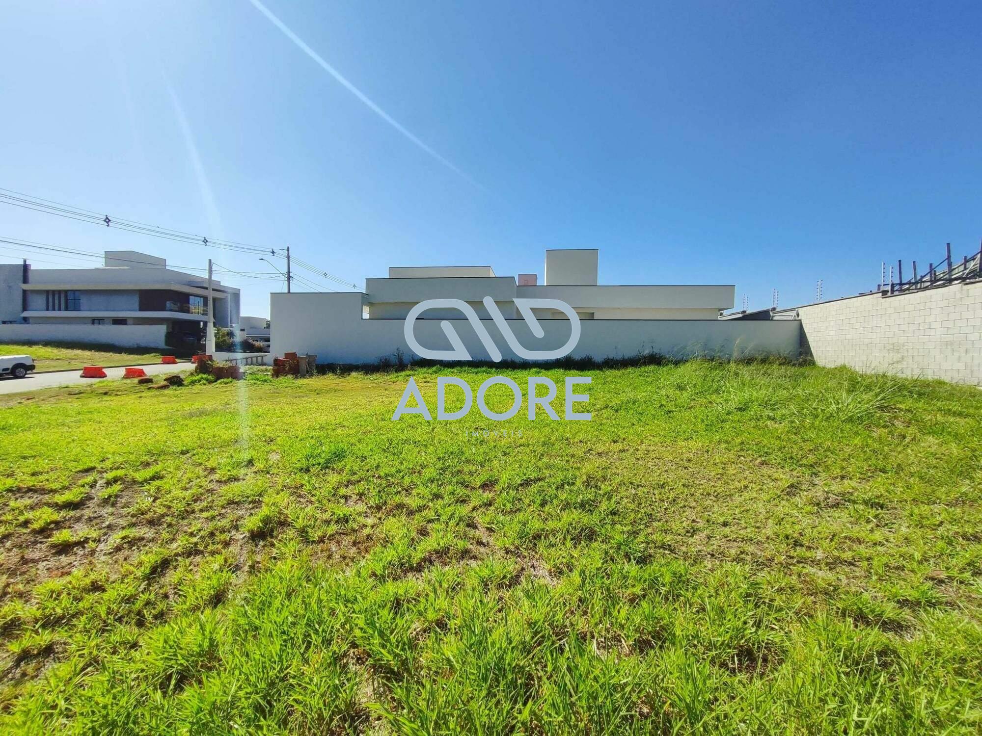 Terreno à venda no Condomínio Saint Paul: 