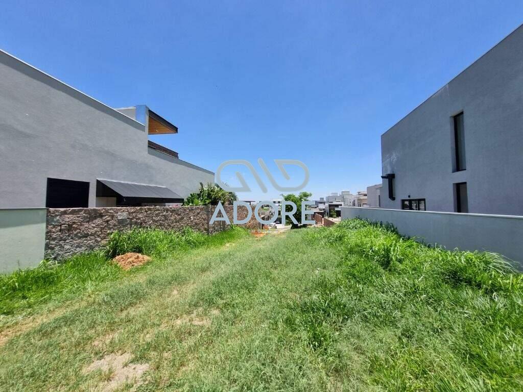 Terreno à venda no Condomínio Saint Paul: 