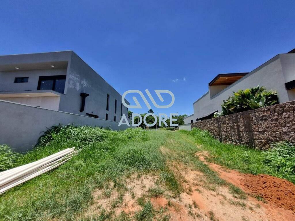 Terreno à venda no Condomínio Saint Paul: 