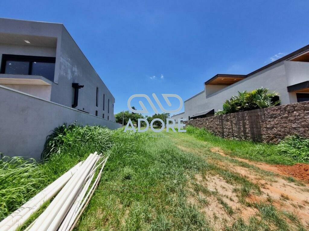 Terreno à venda no Condomínio Saint Paul: 