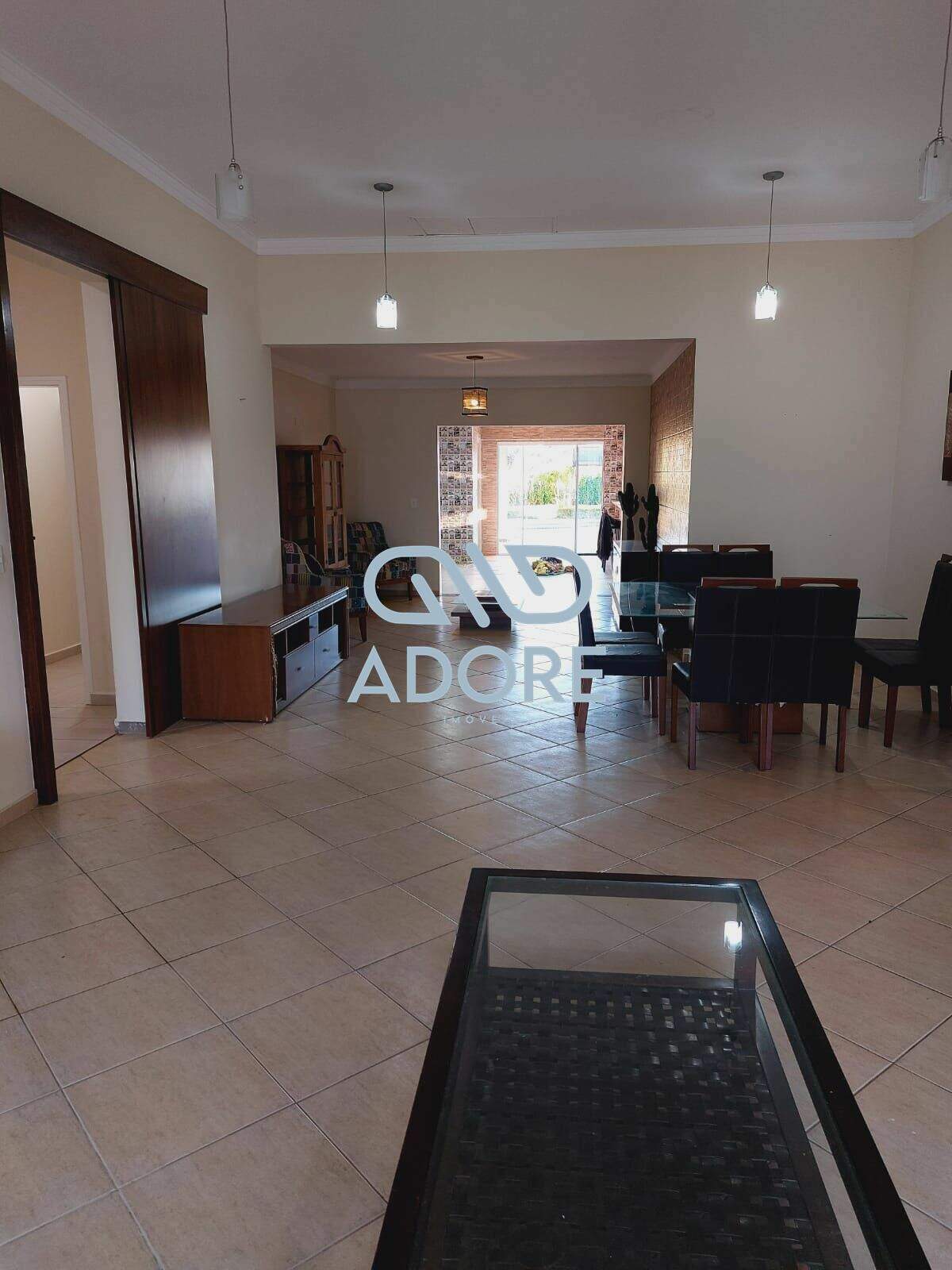 Casa de Condomínio para aluguel no Parque Village Castelo: 
