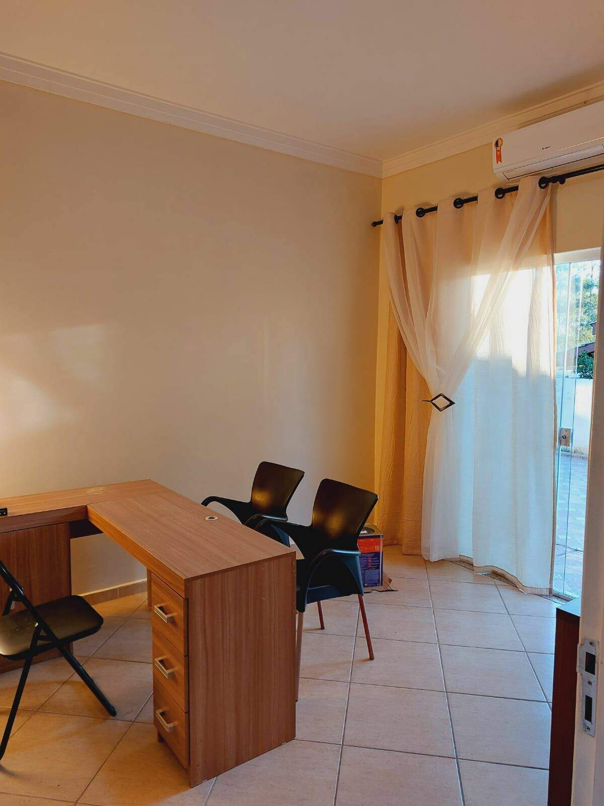 Casa de Condomínio para aluguel no Parque Village Castelo: 