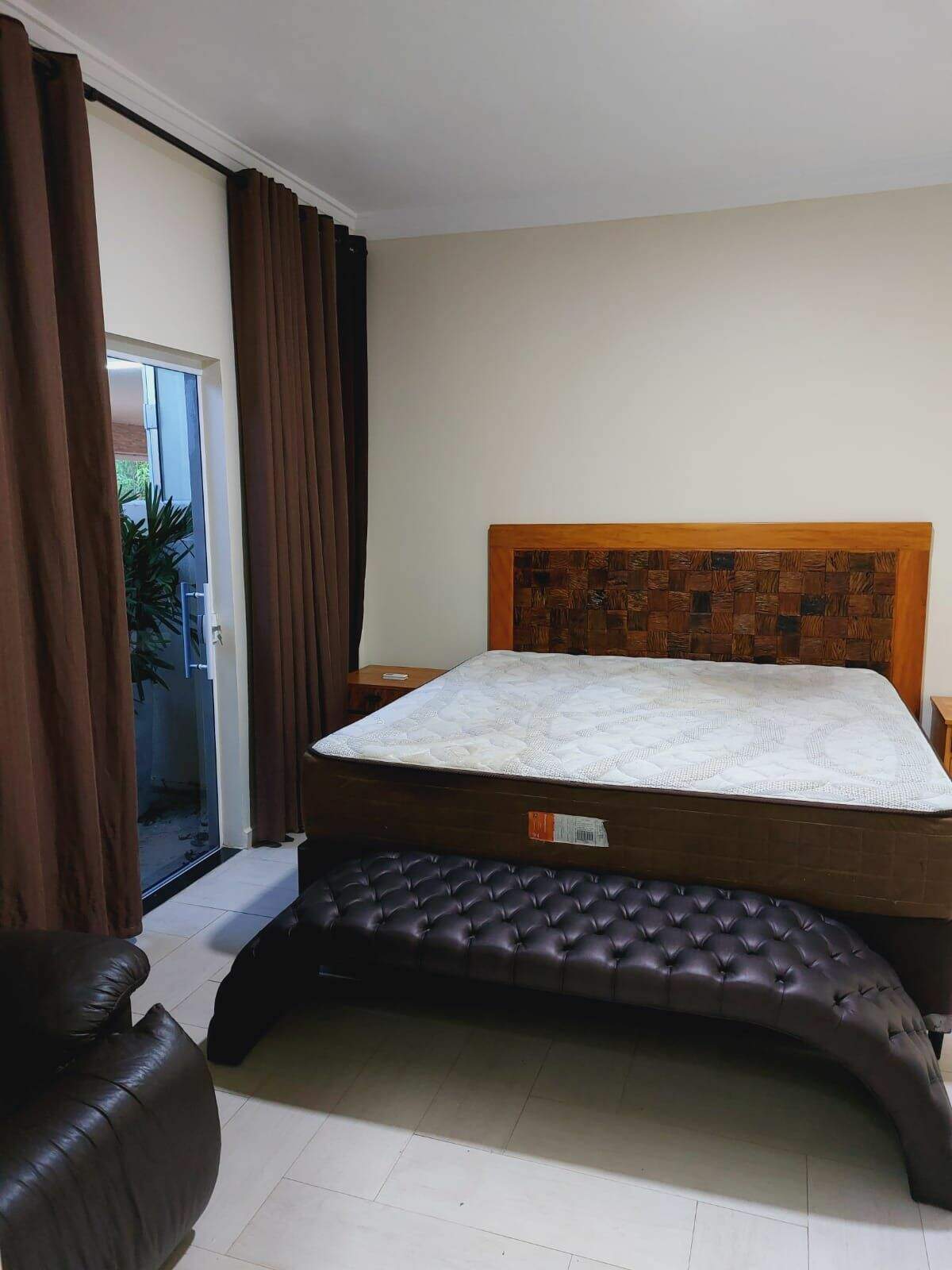 Casa de Condomínio para aluguel no Parque Village Castelo: 