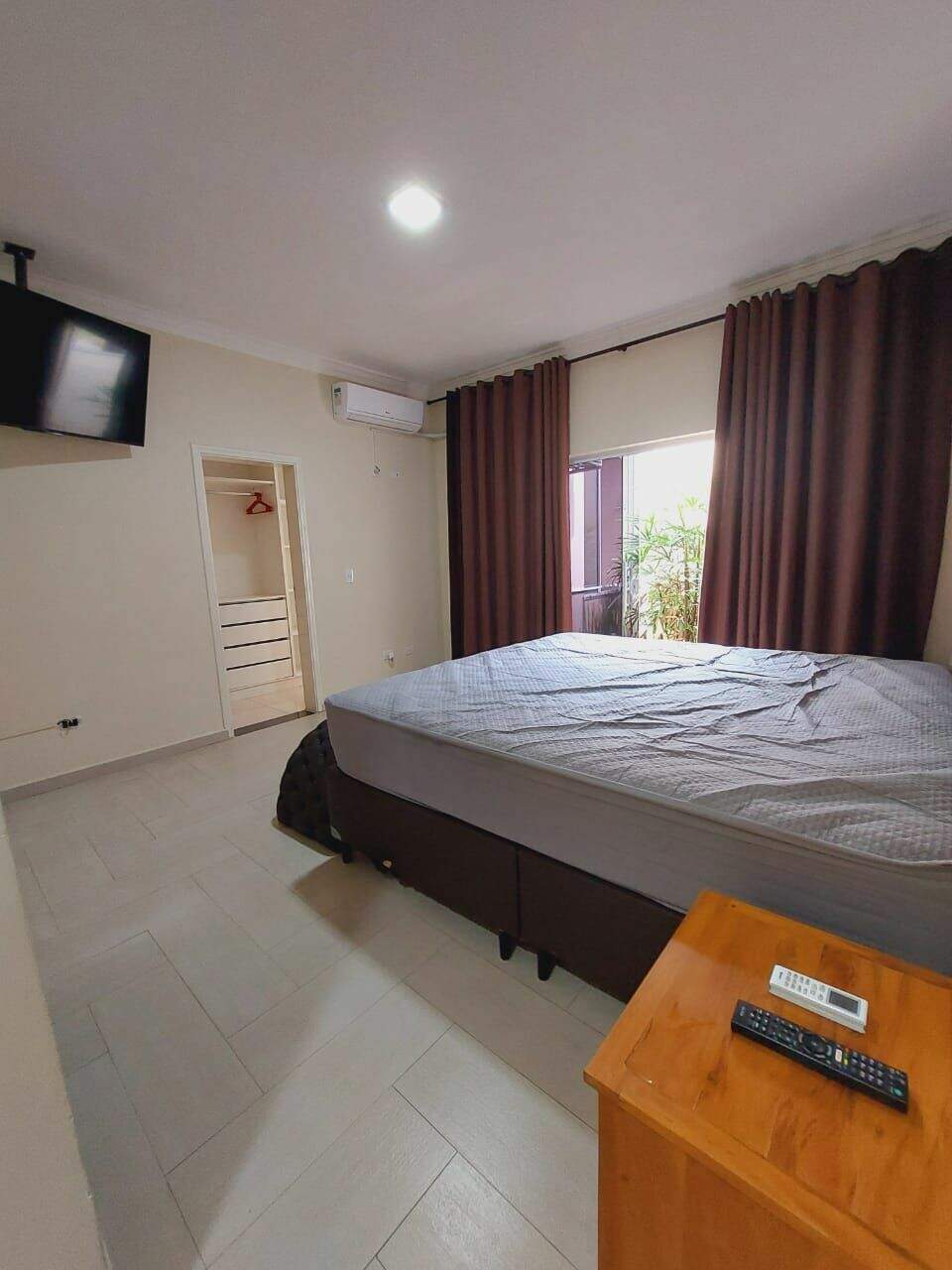 Casa de Condomínio para aluguel no Parque Village Castelo: 