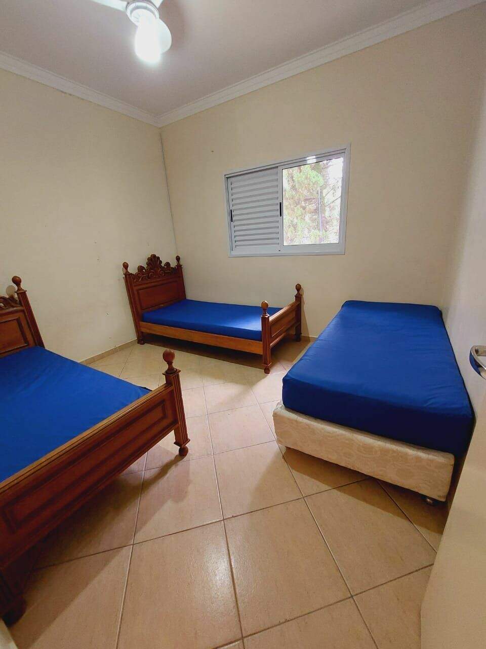 Casa de Condomínio para aluguel no Parque Village Castelo: 