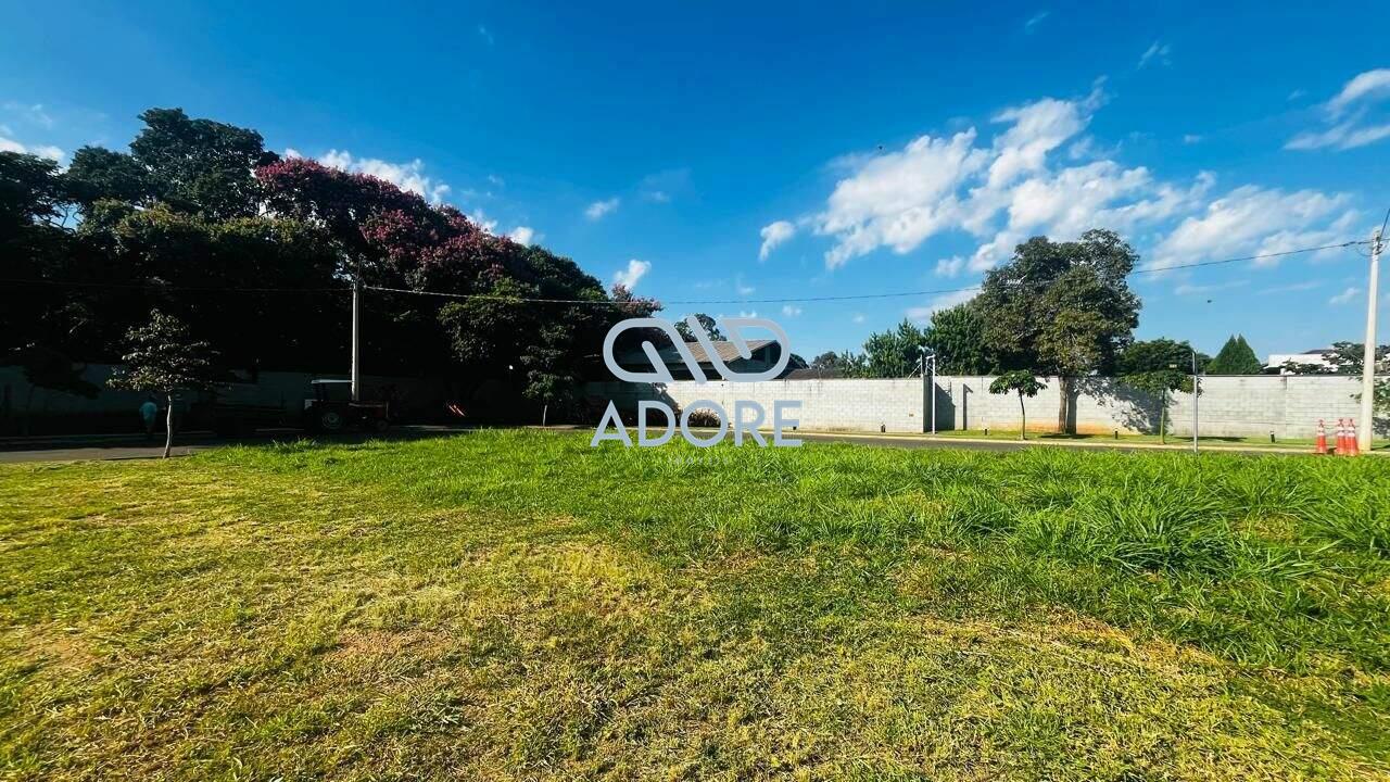 Terreno à venda no Condomínio Saint Paul: 