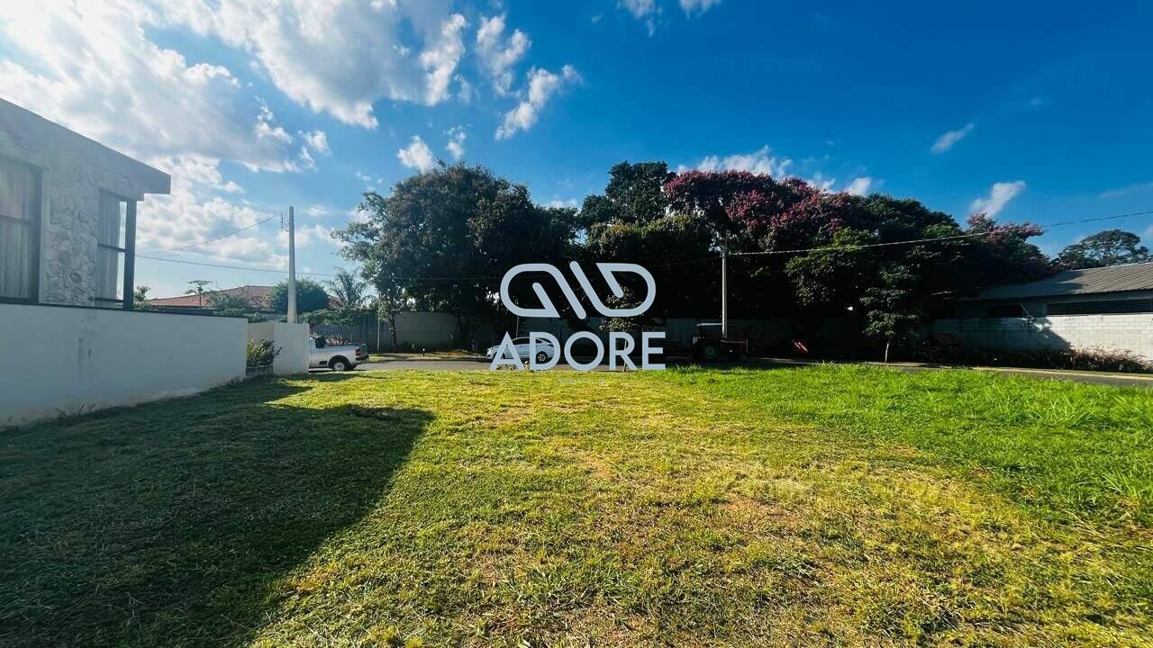 Terreno à venda no Condomínio Saint Paul: 