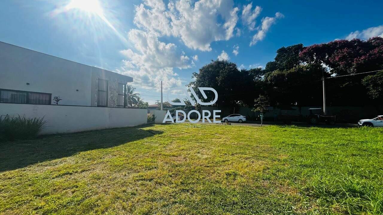 Terreno à venda no Condomínio Saint Paul: 