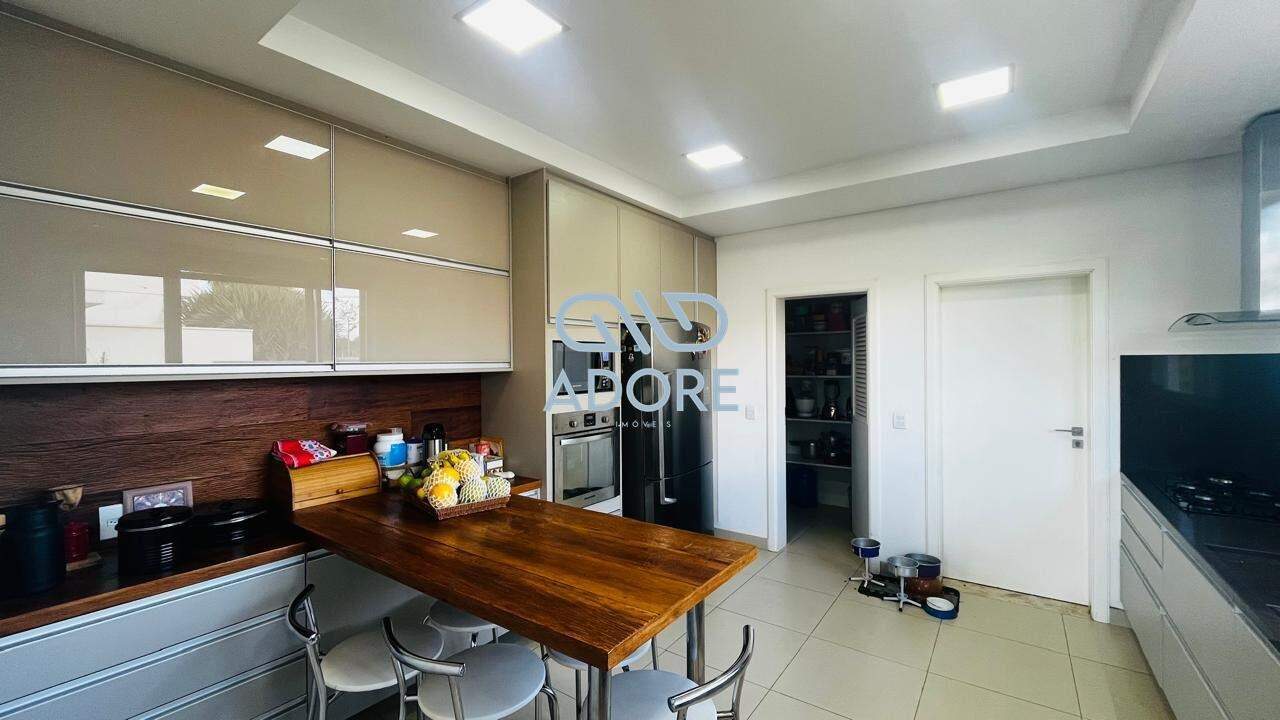 Casa de Condomínio à venda no Condomínio Plaza Athénée: 