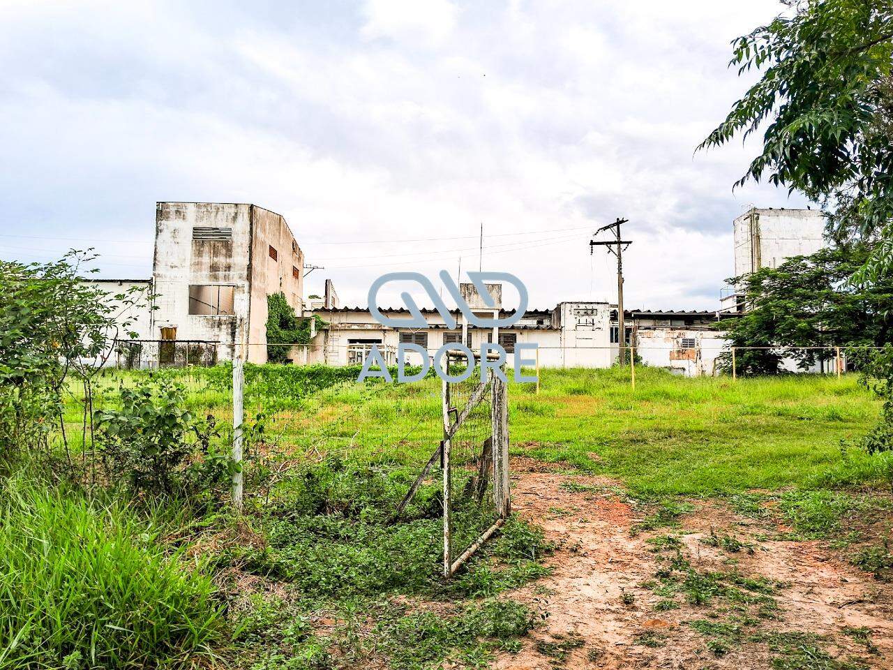 Área Rural à venda no Distrito Industrial II: 