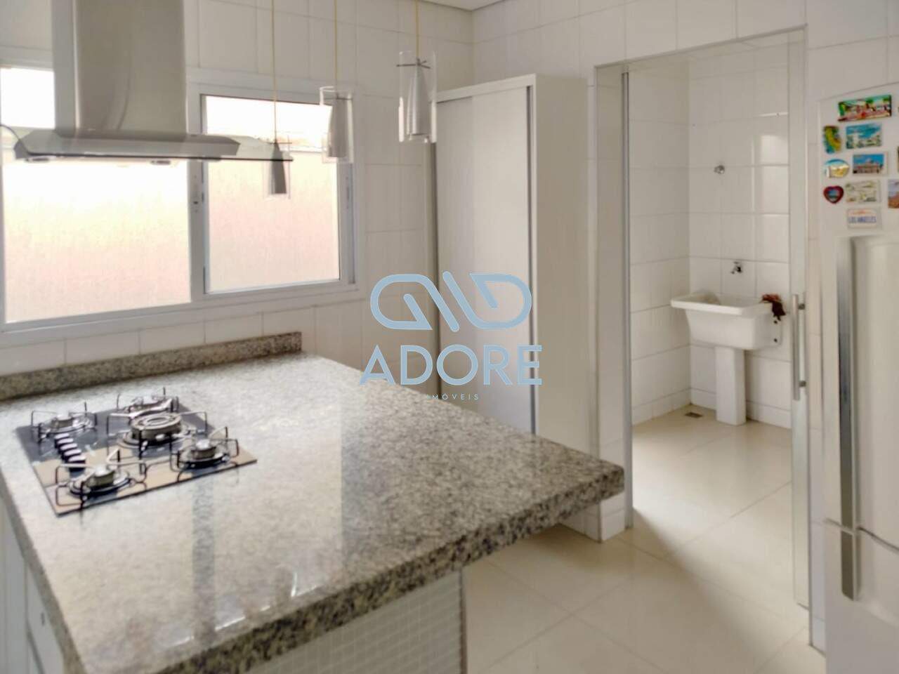 Casa de Condomínio à venda no Condomínio Parque do Varvito : 